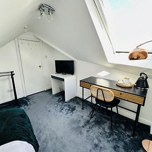 Budget Kamer met een King Size Bed